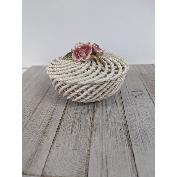 Unbranded Other - Vintage Woven Basket Weave Ceramic Covered Triniket Dish Roses Spain White Pink